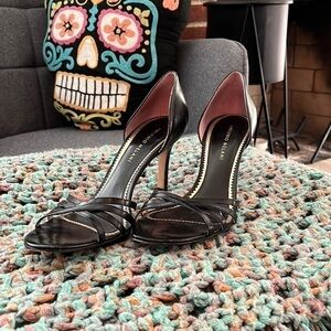 Antonio Melani size 8 1/2 heeled sandals black leather.